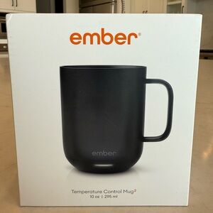 Ember Temperture control mug. Black. 10 ounce.